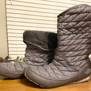 The North Face Thermo Ball Roll-Down Booties Size 10